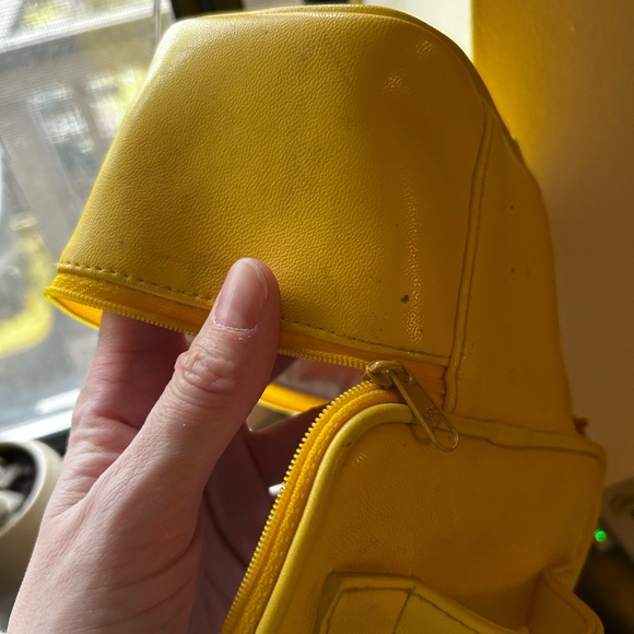 Oscar de la Renta Vibrant Yellow Cosmetic Case - Picture 8 of 14